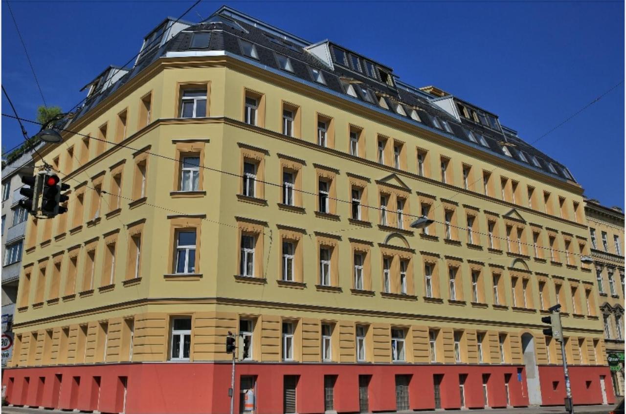 N46 · Penthouse near Schoenbrunn. Amazing Terrace! N46 Wien Exterior foto